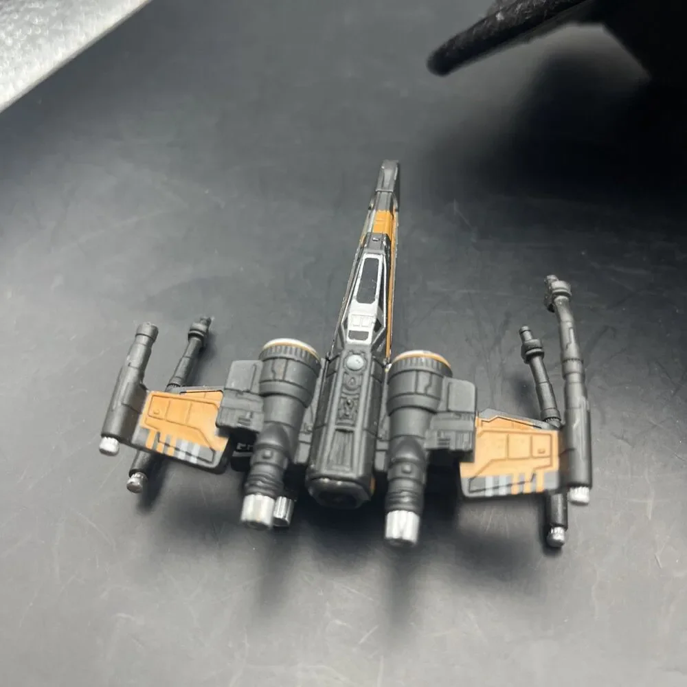 Hot Wheels Star Wars Poe's X-Wing Fighter Mini Starship Series The Force Awakens